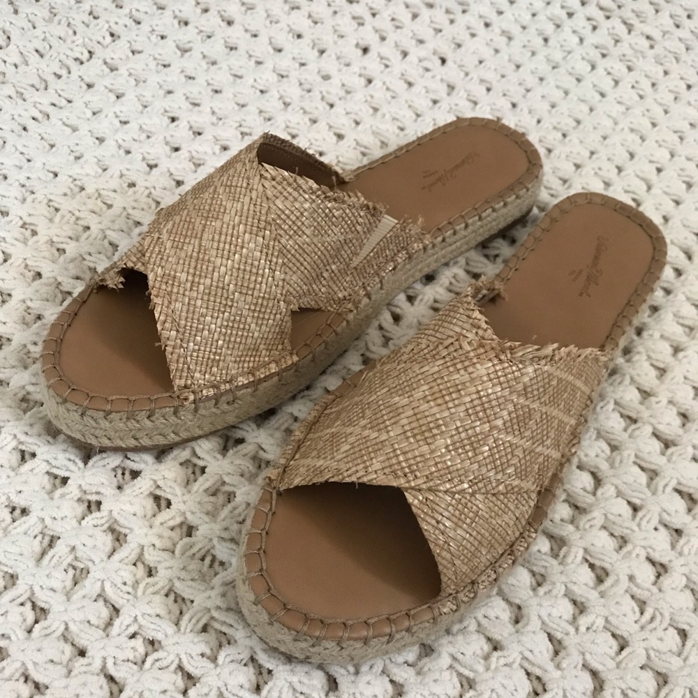 Universal Thread Slide On Sandal